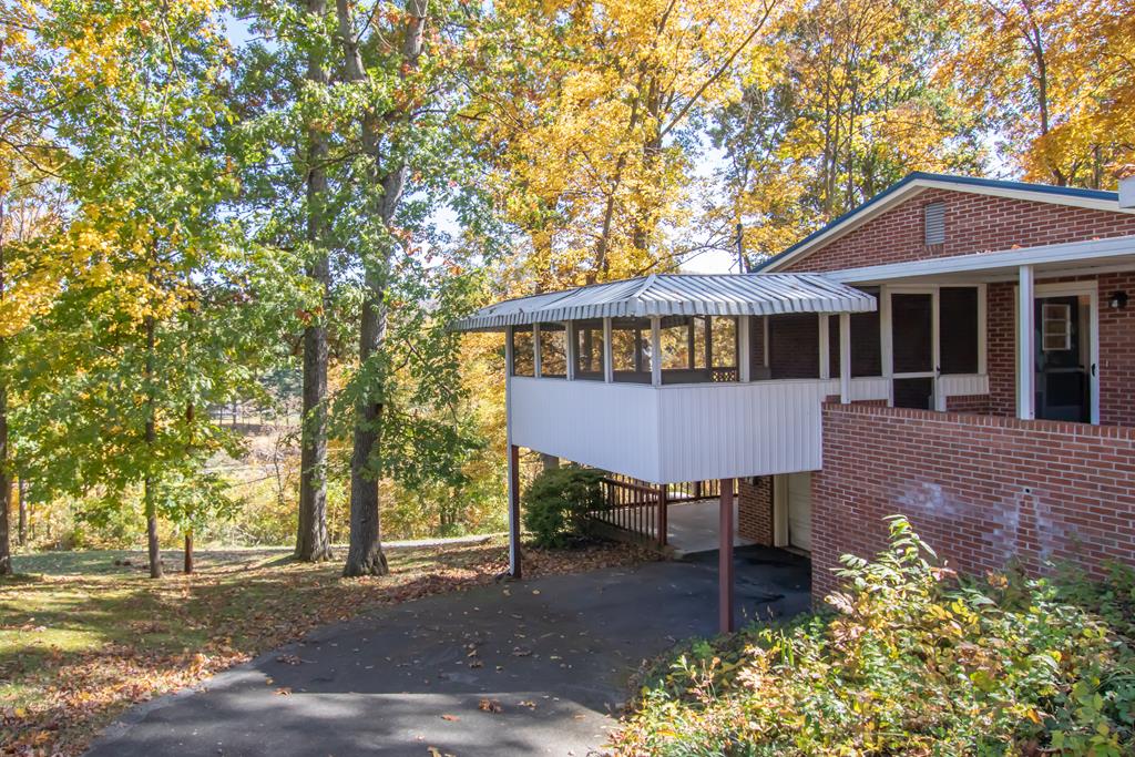 Marion, Virginia 24354, United States, 3 Bedrooms Bedrooms, ,3 BathroomsBathrooms,Residential,Active,69650