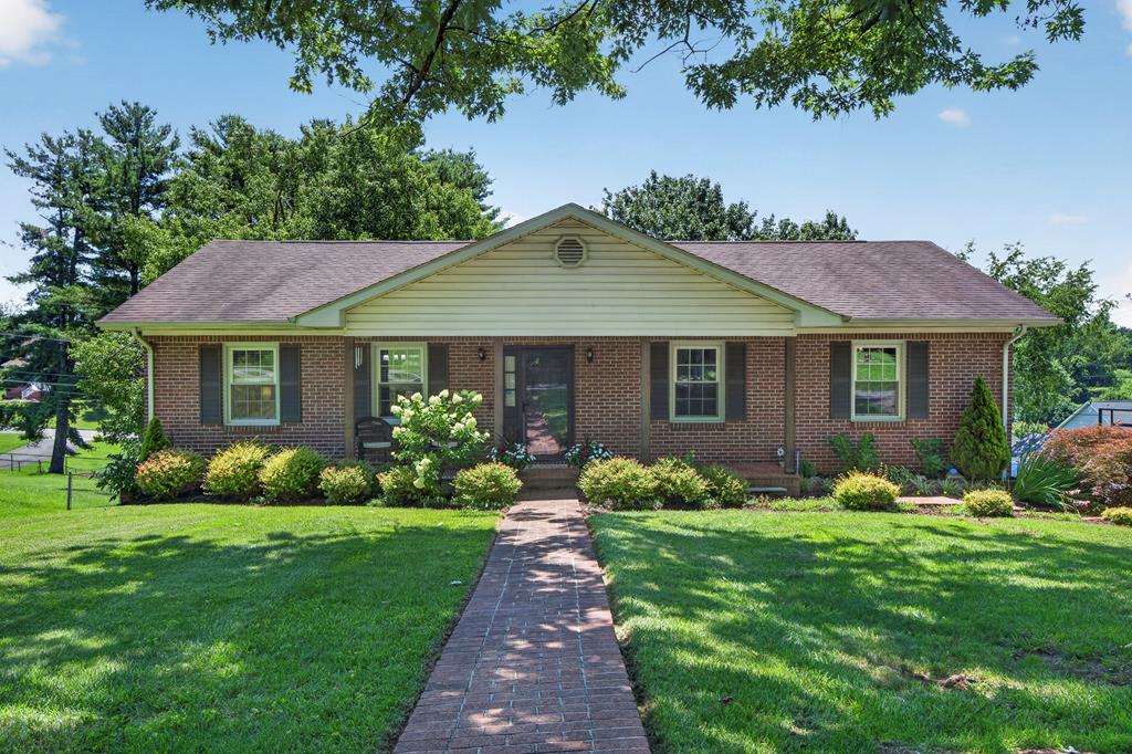 Photo of 1140 Hillview Dr, Abingdon, VA 24210 (MLS # 111053)