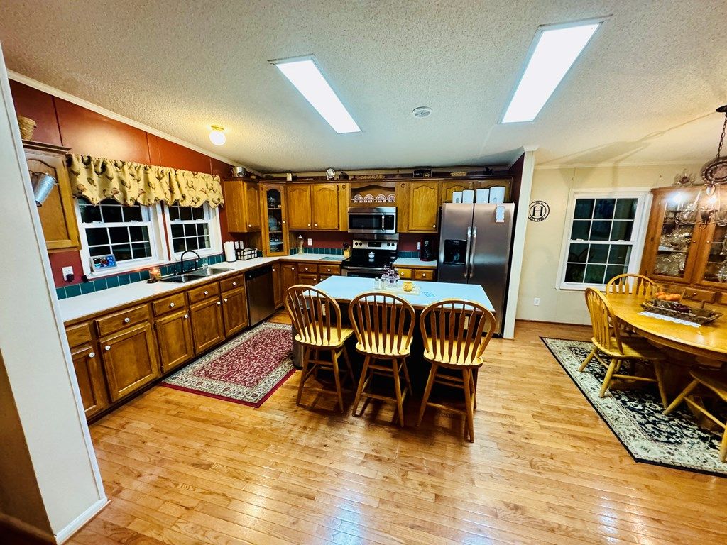 Photo of 142 Souls Harbor Ln, Cedar Bluff, VA 24609 (MLS # 104344)