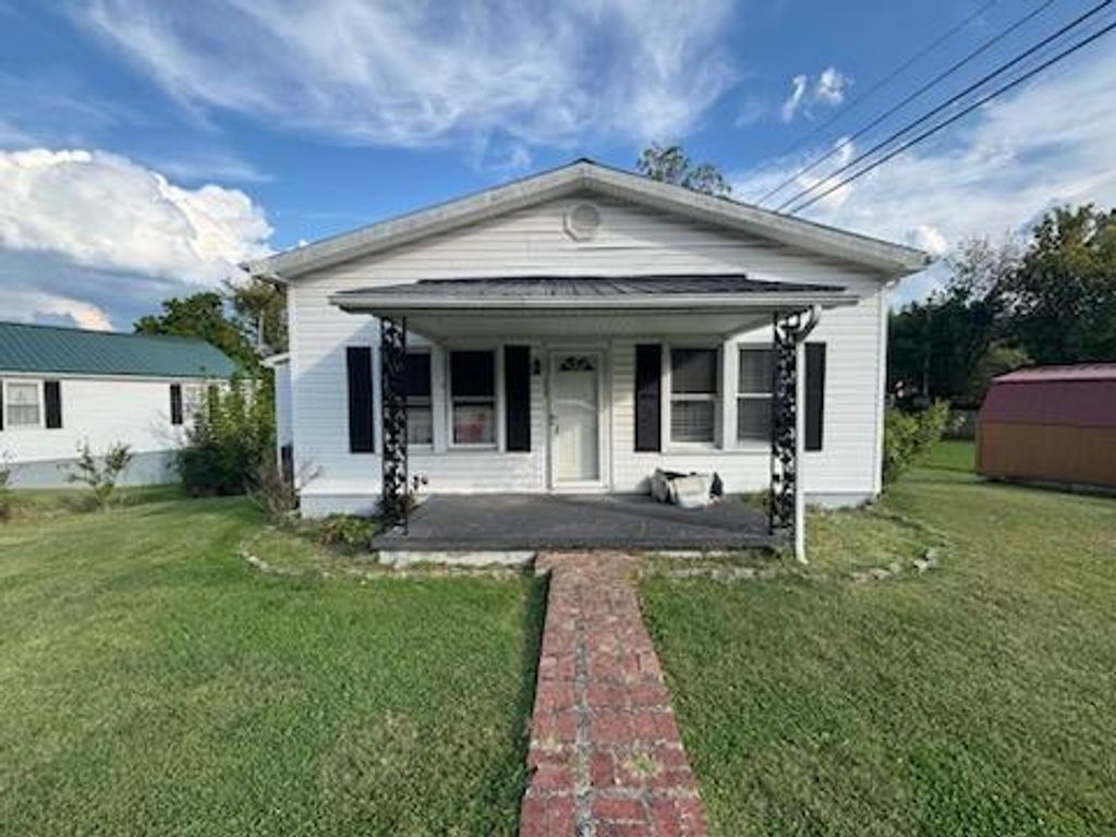 Photo of 559 Old Fincastle Rd, Lebanon, VA 24266 (MLS # 103547)