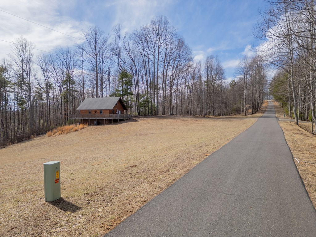 Dugspur, Virginia 24325, United States, 3 Bedrooms Bedrooms, ,1 BathroomBathrooms,Residential,Active,89855