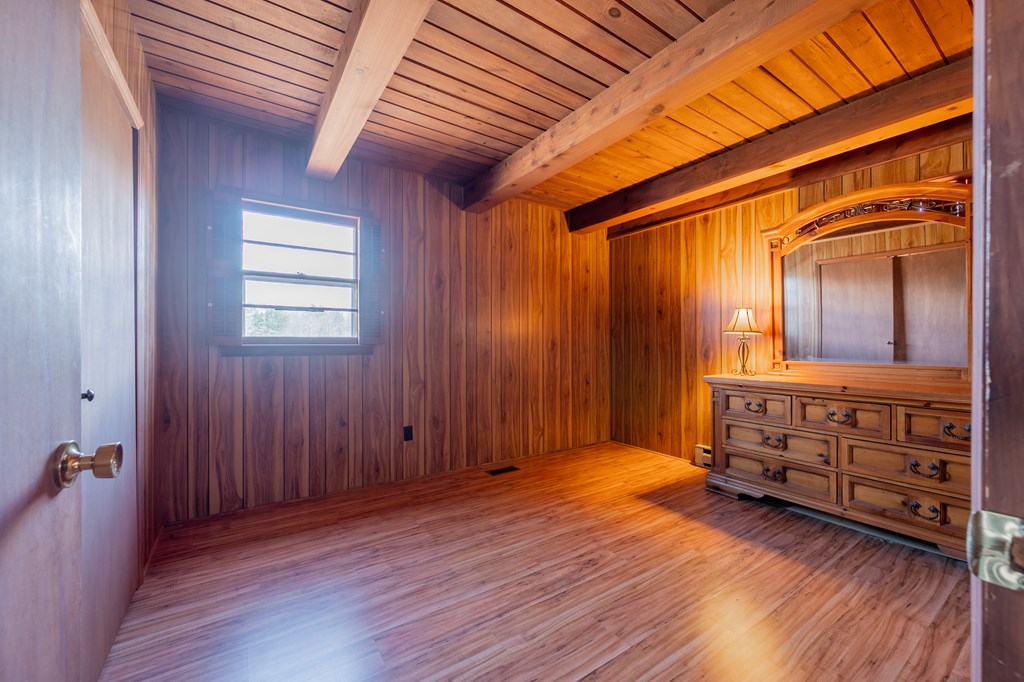 Dugspur, Virginia 24325, United States, 3 Bedrooms Bedrooms, ,1 BathroomBathrooms,Residential,Active,89855