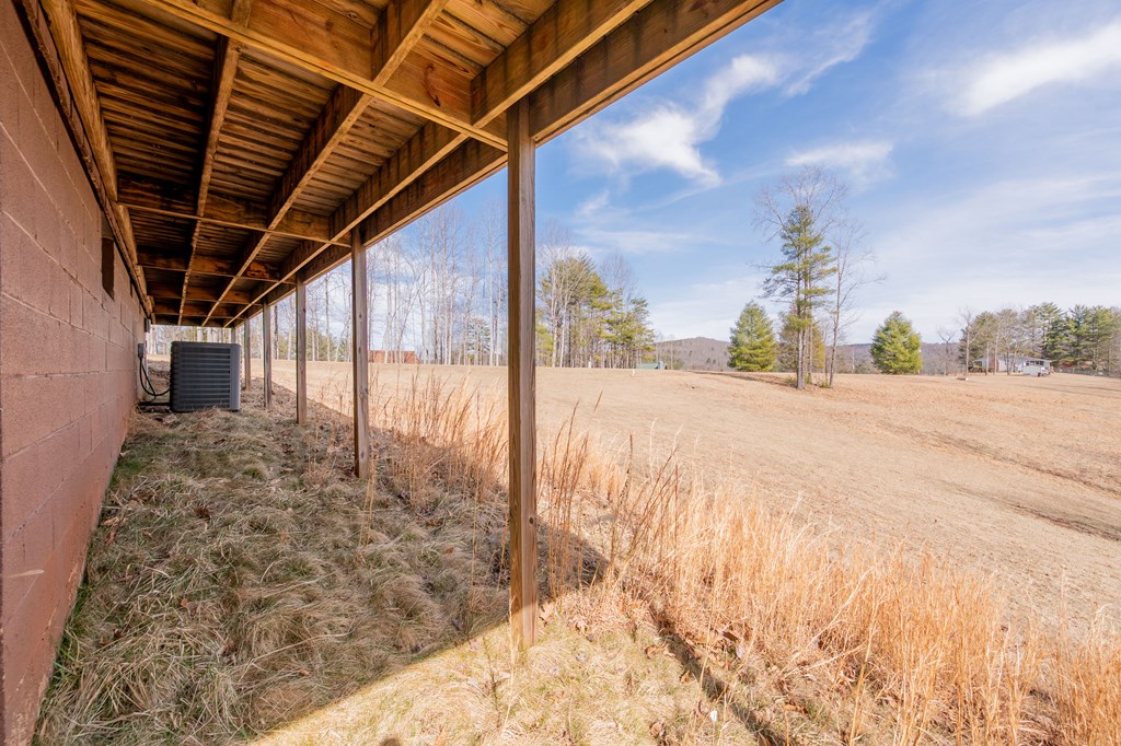 Dugspur, Virginia 24325, United States, 3 Bedrooms Bedrooms, ,1 BathroomBathrooms,Residential,Active,89855