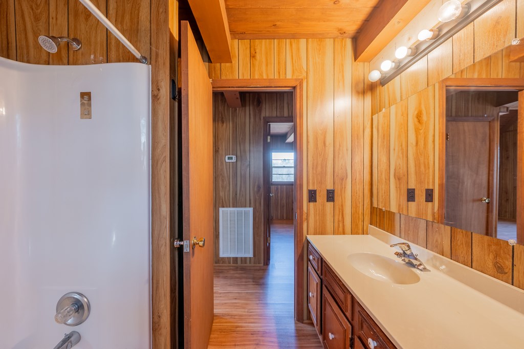 Dugspur, Virginia 24325, United States, 3 Bedrooms Bedrooms, ,1 BathroomBathrooms,Residential,Active,89855