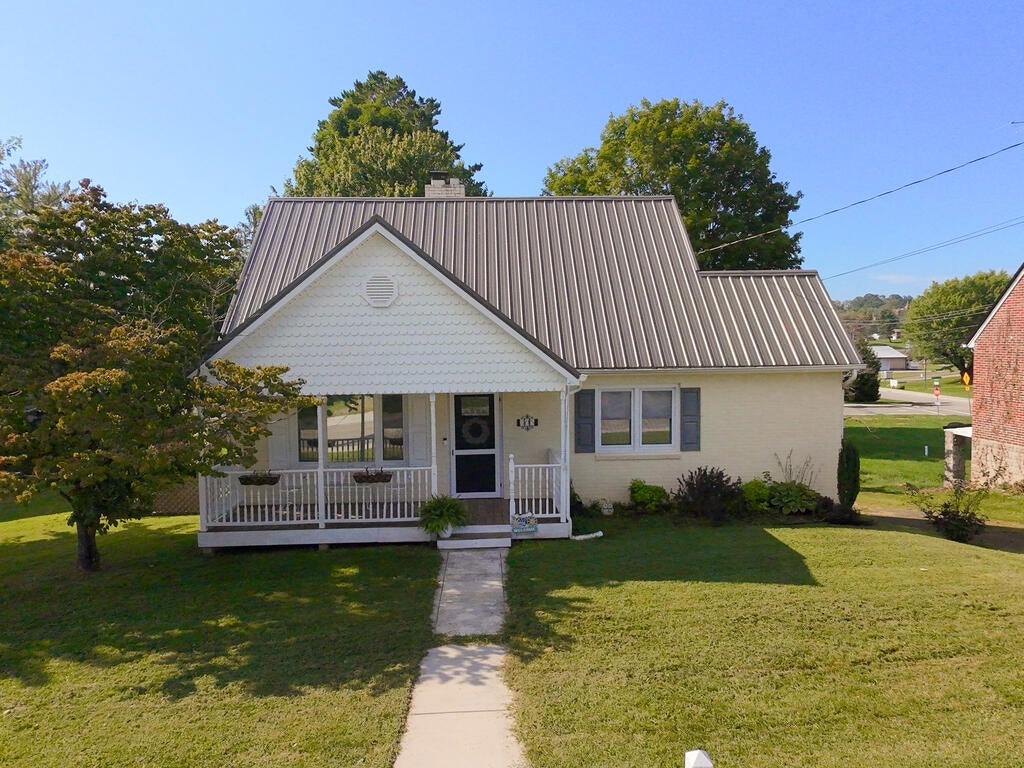 Photo of 305 E Buck Ave, Rural Retreat, VA 24368 (MLS # 111758)