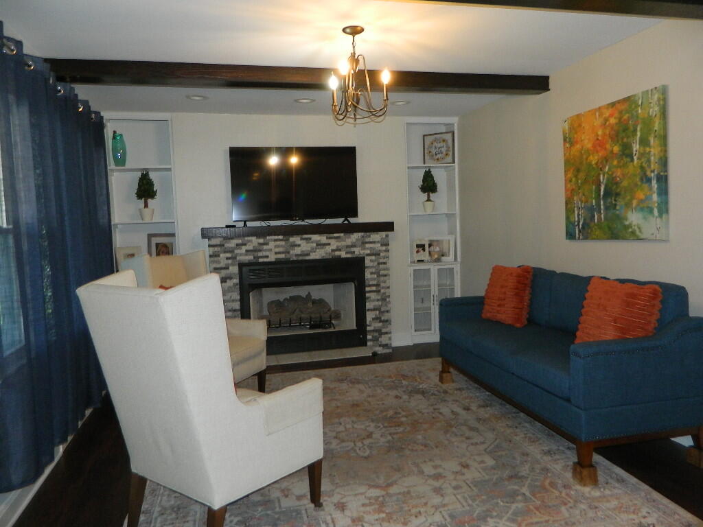 Photo of 305 E Buck Ave, Rural Retreat, VA 24368 (MLS # 111758)