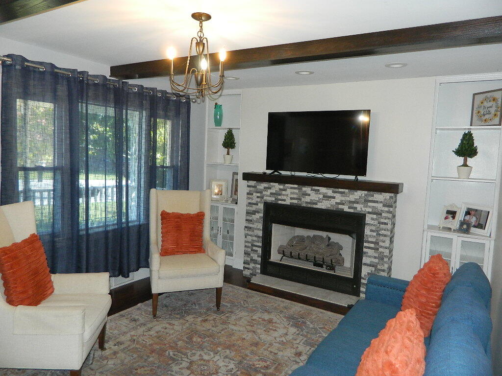 Photo of 305 E Buck Ave, Rural Retreat, VA 24368 (MLS # 111758)