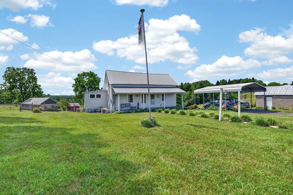 Photo of 567 Coon Ridge Rd, Hillsville, VA 24343 (MLS # 110731)