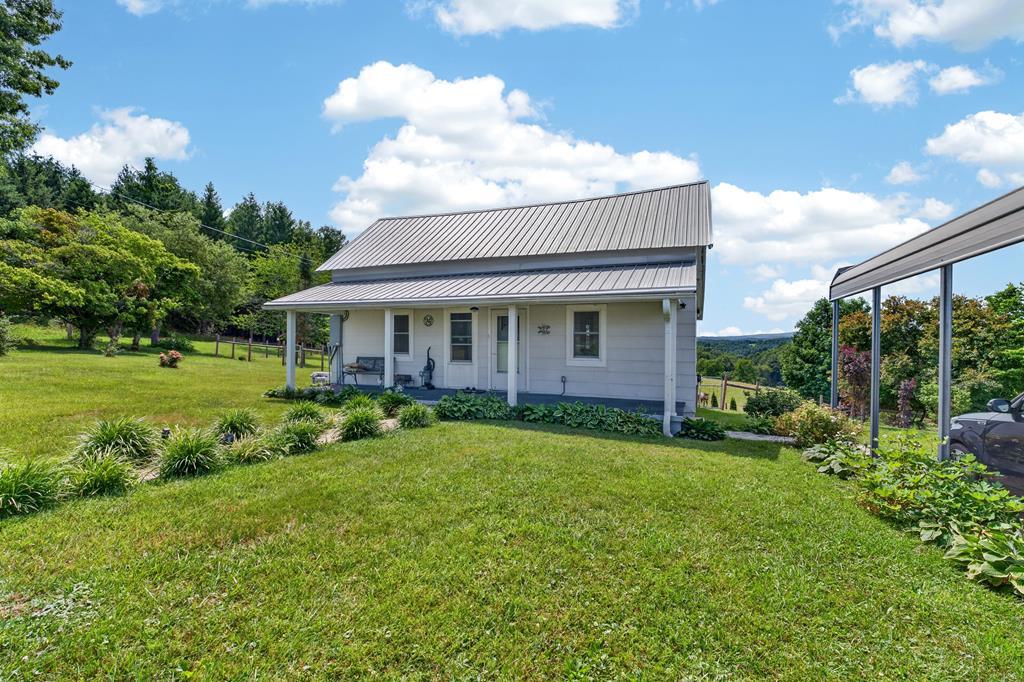 Photo of 567 Coon Ridge Rd, Hillsville, VA 24343 (MLS # 110731)