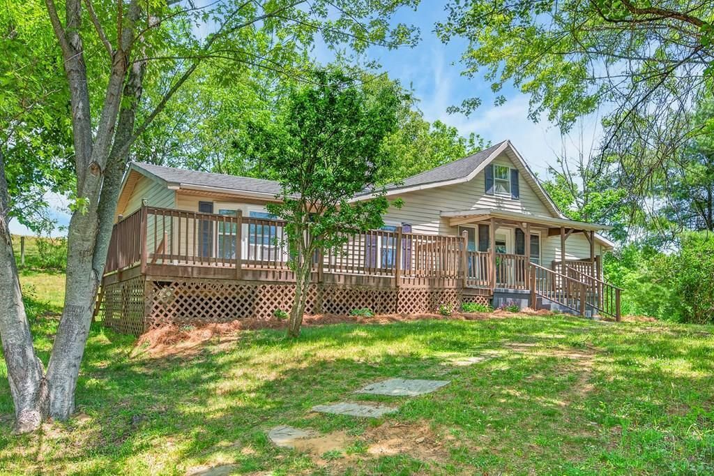 Photo of 523 Melrose Ln, Independence, VA 24348 (MLS # 110221)