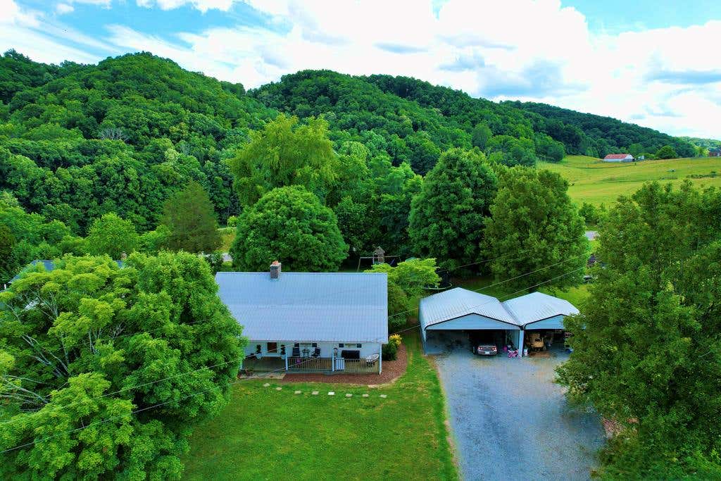 Photo of 26312 Pewter Ln, Abingdon, VA 24211 (MLS # 110759)