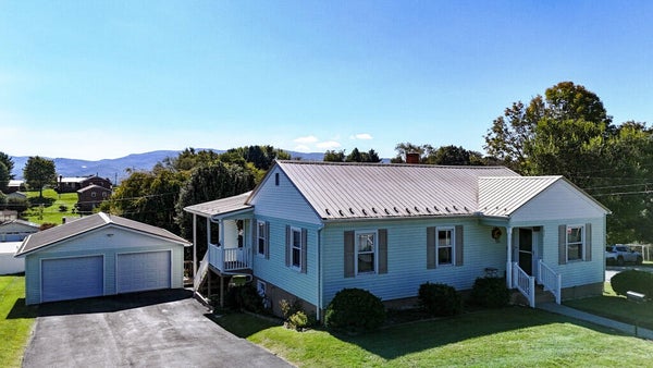 305 UMBERGER ST, WYTHEVILLE, VA 24382 - Image e1d0cb34131ec572a4e35c56d58bfb88/3128141540