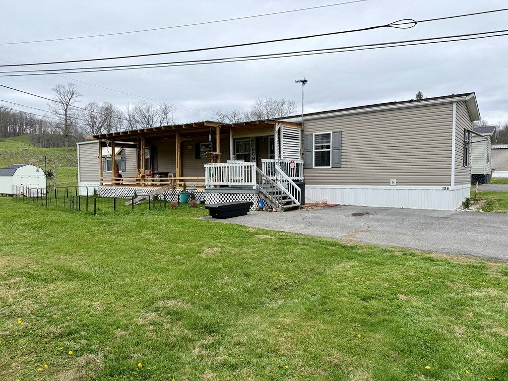 Photo of 126 Jerrys Estates Dr, Marion, VA 24354 (MLS # 109390)