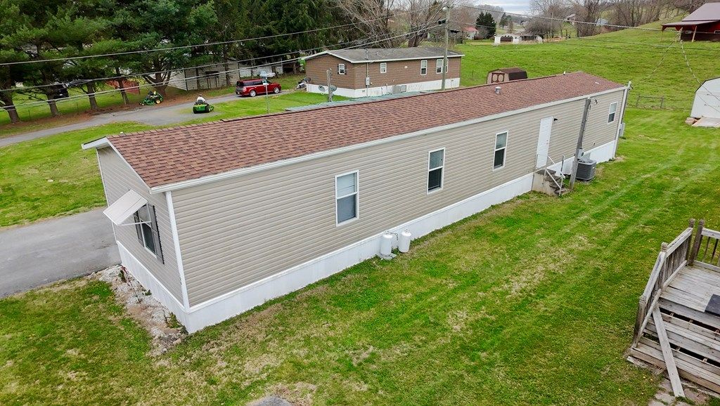 Photo of 126 Jerrys Estates Dr, Marion, VA 24354 (MLS # 109390)