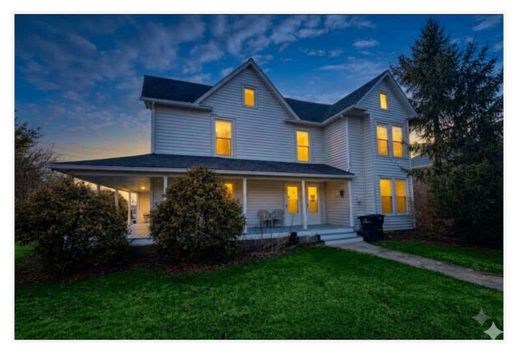 Photo of 201 W Webster St, Galax, VA 24333 (MLS # 111208)