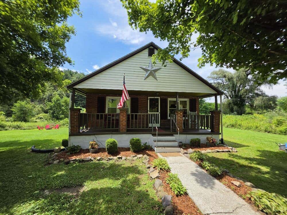 Photo of 125 Timberline Rd, Troutdale, VA 24378 (MLS # 111448)