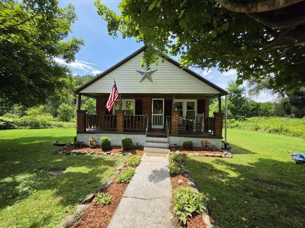 Photo of 125 Timberline Rd, Troutdale, VA 24378 (MLS # 111448)
