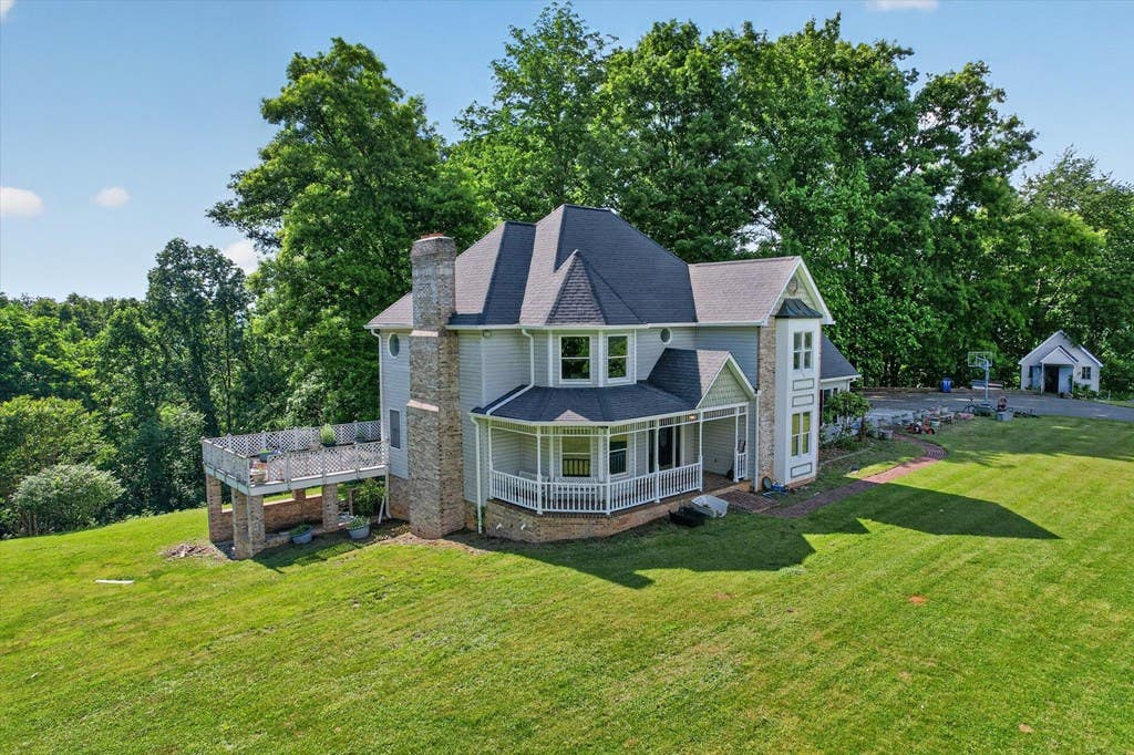 Photo of 1335 Green Acres Street, Pounding Mill, VA 24637 (MLS # 110520)