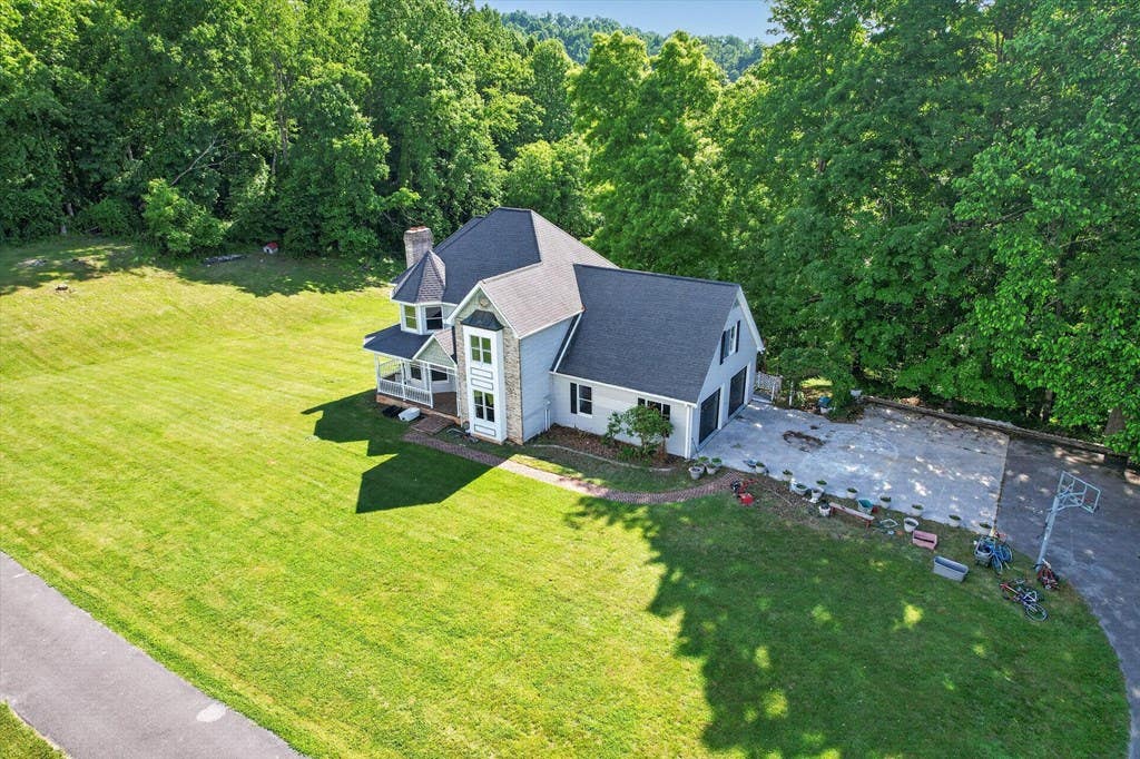 Photo of 1335 Green Acres Street, Pounding Mill, VA 24637 (MLS # 110520)