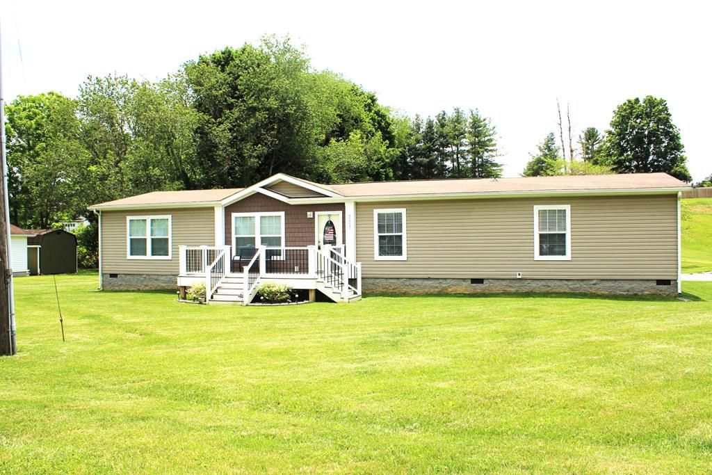Photo of 223 Valley View Ave, Rural Retreat, VA 24368 (MLS # 110400)