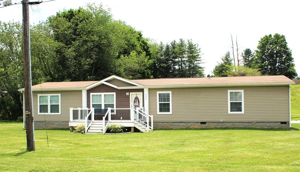 Photo of 223 Valley View Ave, Rural Retreat, VA 24368 (MLS # 110400)