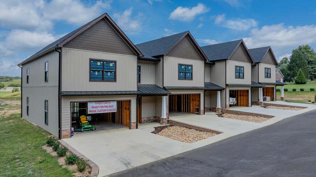 Photo of 1036 Cummings Street Unit #4 ST, Abingdon, VA 24211 (MLS # 111555)