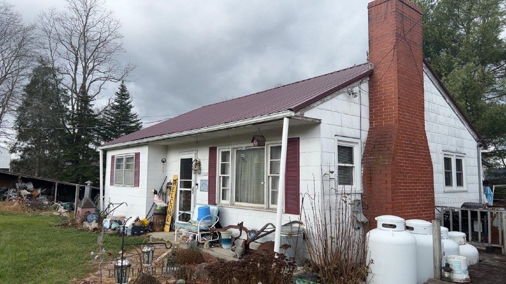 Photo of 3322 W Lee Highway, Wytheville, VA 24382 (MLS # 104284)