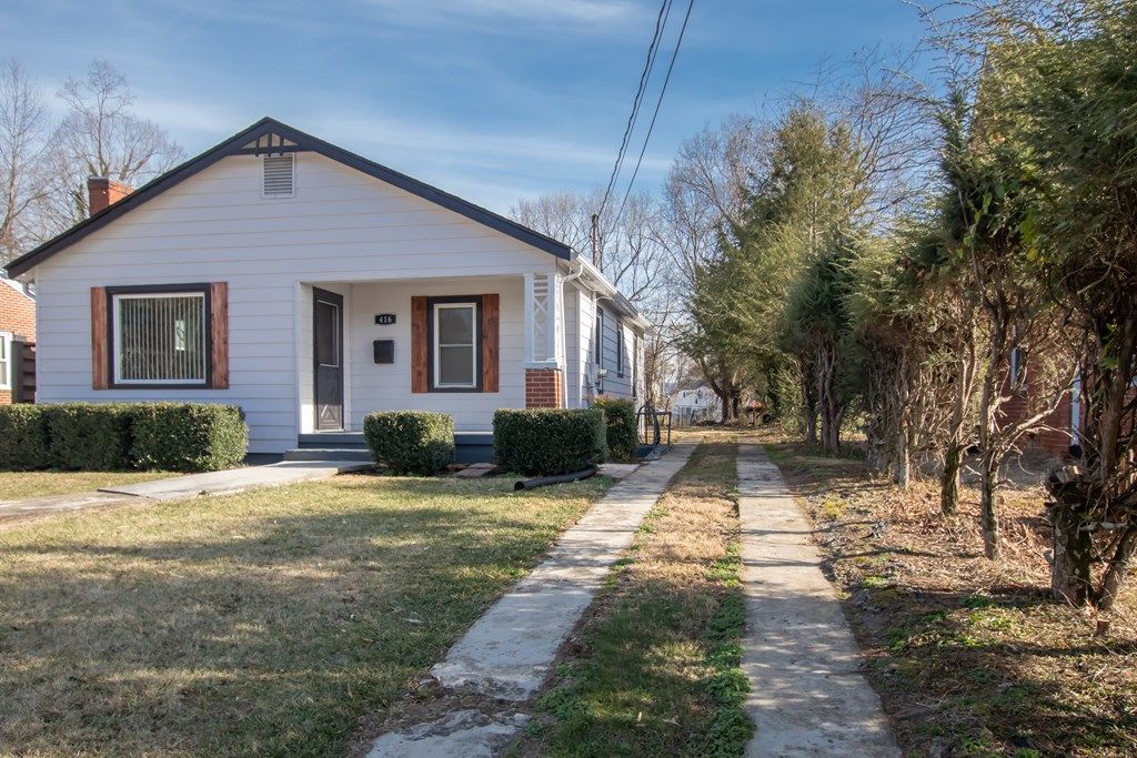 Photo of 416 Randolph Street, Bristol, VA 24201 (MLS # 104504)