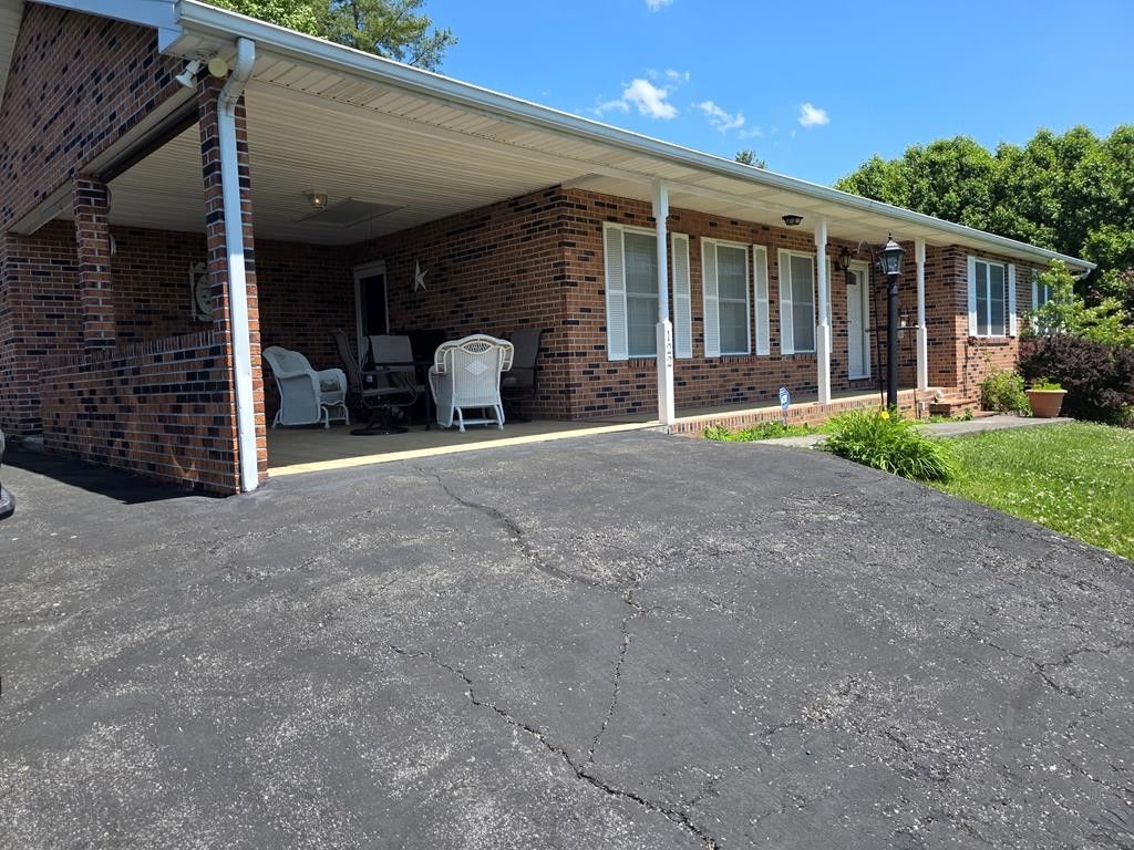 Photo of 122 Lawson Lane, Cedar Bluff, VA 24609 (MLS # 110173)