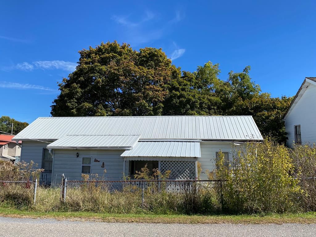 Photo of 758 Jewell Main Road, Jewell Ridge, VA 24622 (MLS # 103885)