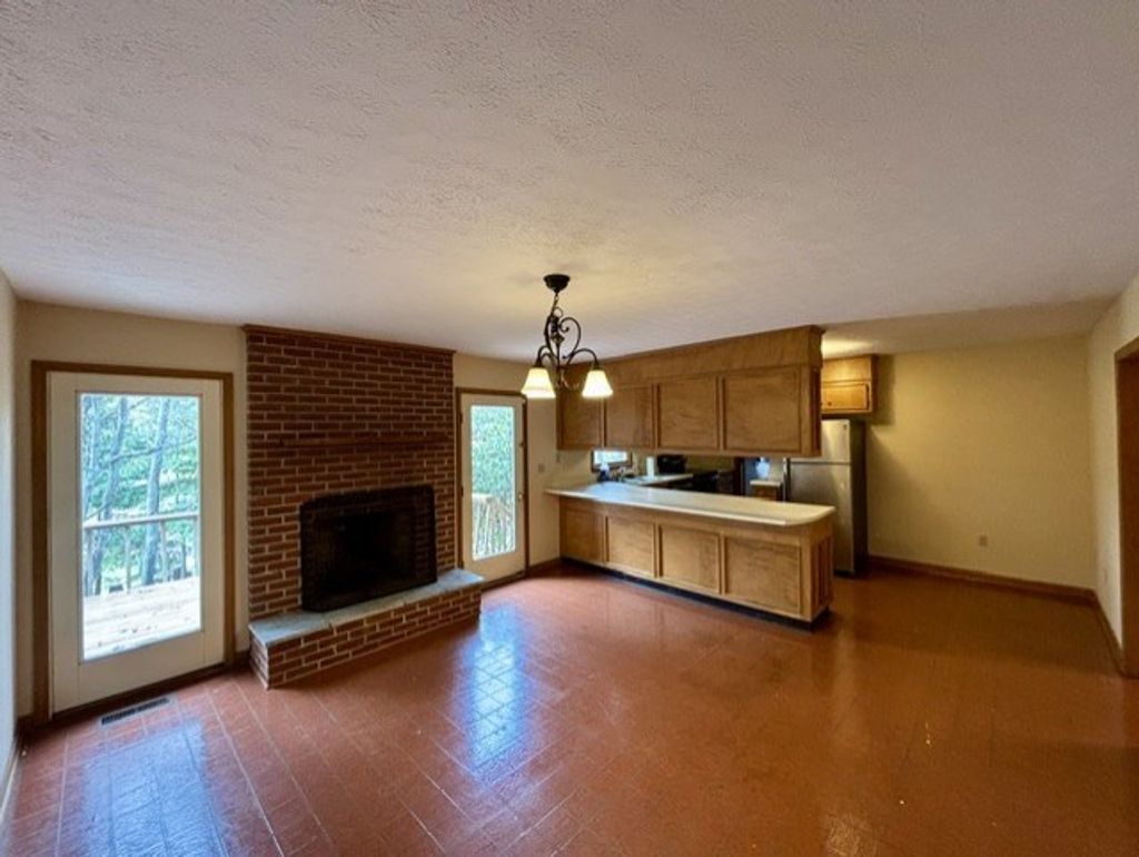 Photo of 501 501 Ridgcrest, Abingdon, VA 24210 (MLS # 104010)