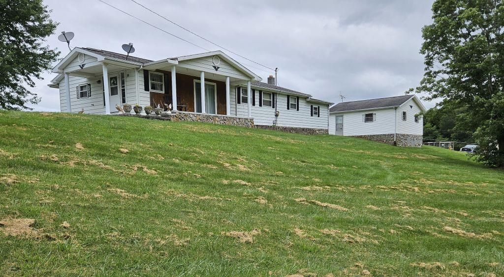 Photo of 220 Gillispie Rd, Pounding Mill, VA 24637 (MLS # 109489)