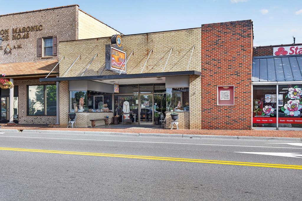 Photo of 321 West Main Street, Abingdon, VA 24210 (MLS # 110761)