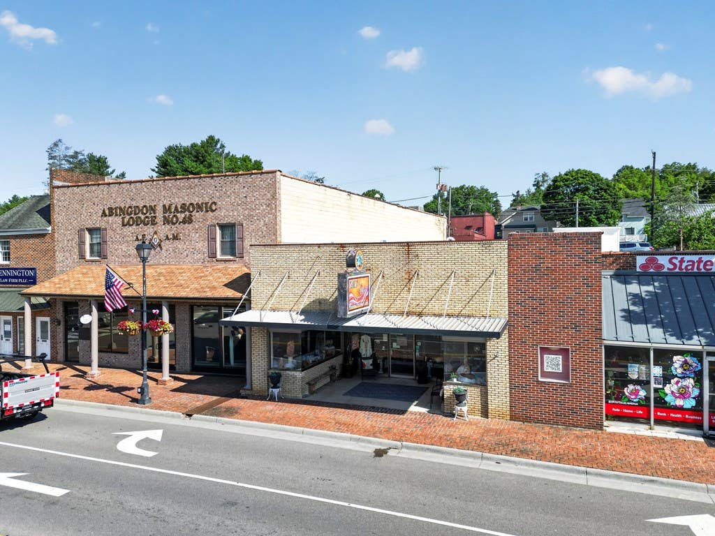 Photo of 321 West Main Street, Abingdon, VA 24210 (MLS # 110761)