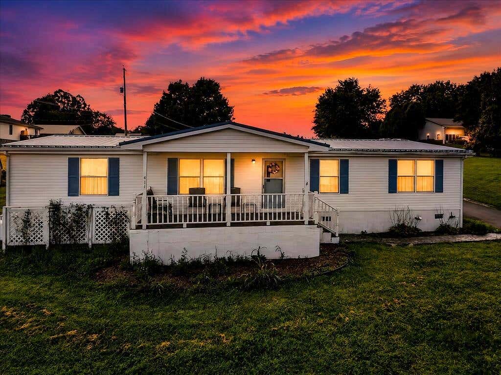 Photo of 411 Chinquapin Avenue, Rural Retreat, VA 24368 (MLS # 111372)