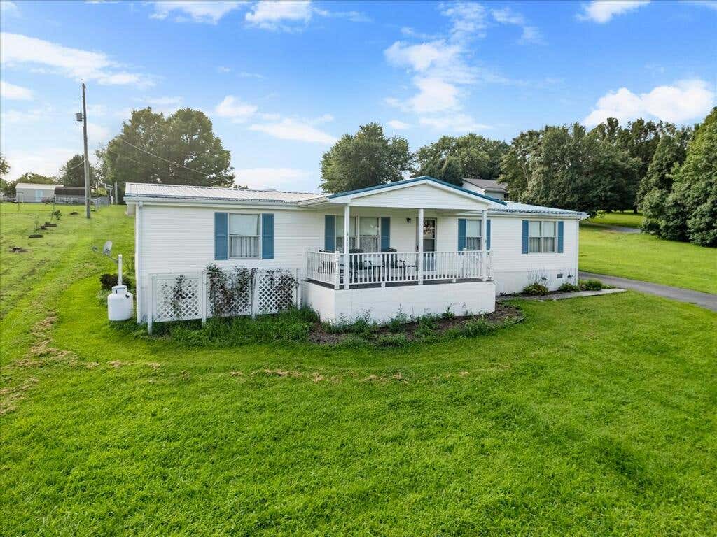 Photo of 411 Chinquapin Avenue, Rural Retreat, VA 24368 (MLS # 111372)