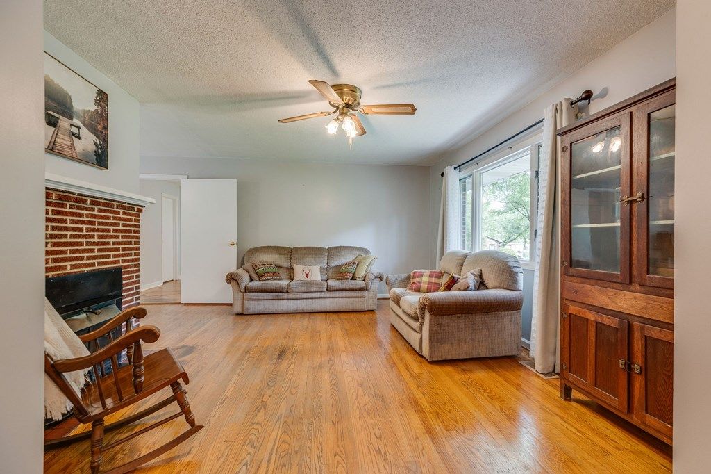 Photo of 1612 Farmer St, Richlands, VA 24641 (MLS # 110096)