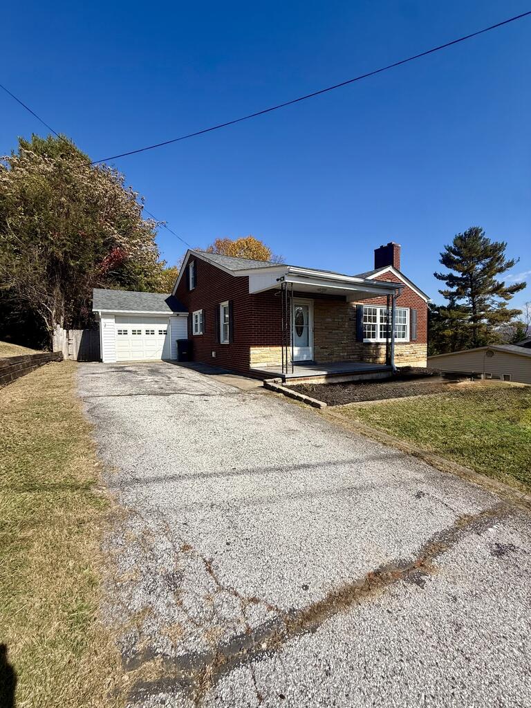 Photo of 110 Waugh Drive, Galax, VA 24333 (MLS # 112516)