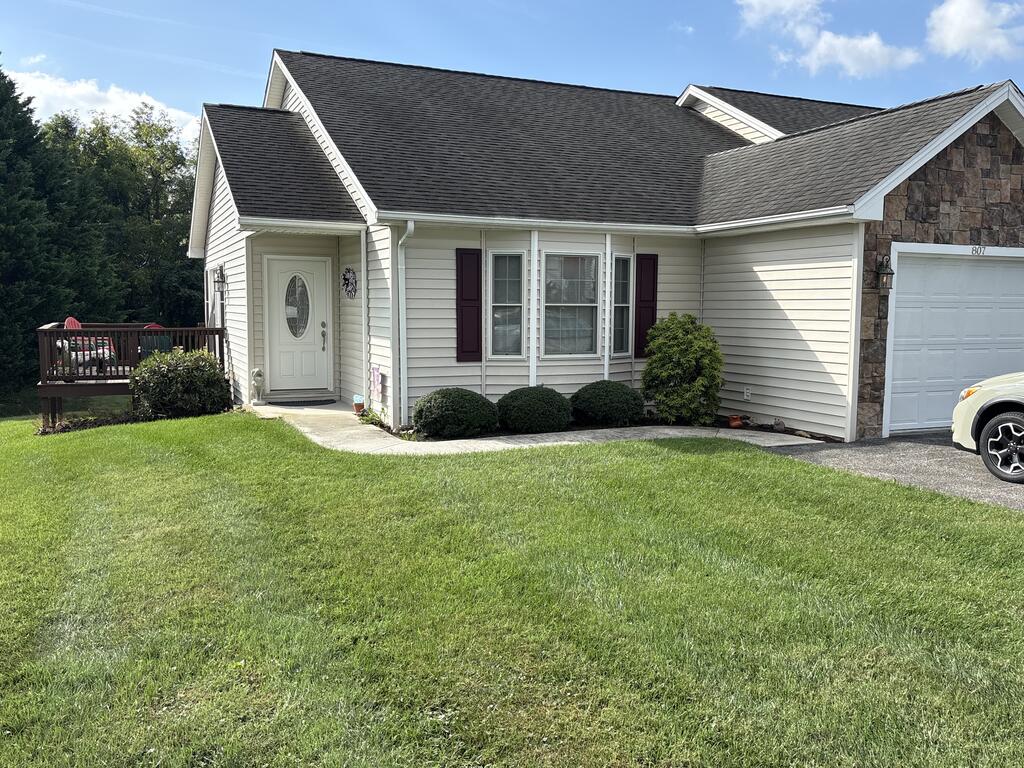 Photo of 807 Liberty ST, Wytheville, VA 24382 (MLS # 111892)