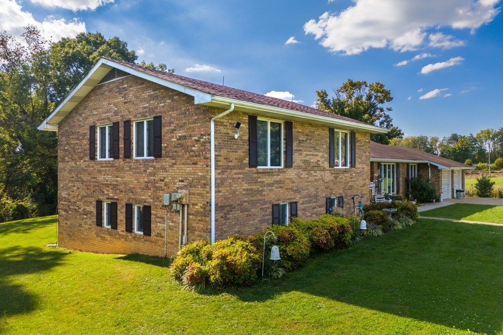 Photo of 19418 Brandywine Road, Bristol, VA 24202 (MLS # 103455)