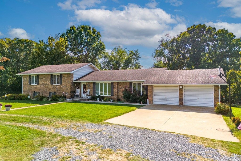 Photo of 19418 Brandywine Road, Bristol, VA 24202 (MLS # 103455)