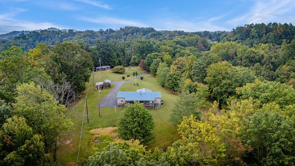 Photo of 392 Elbert Ramsey Road, Clinchco, VA 24226 (MLS # 103521)