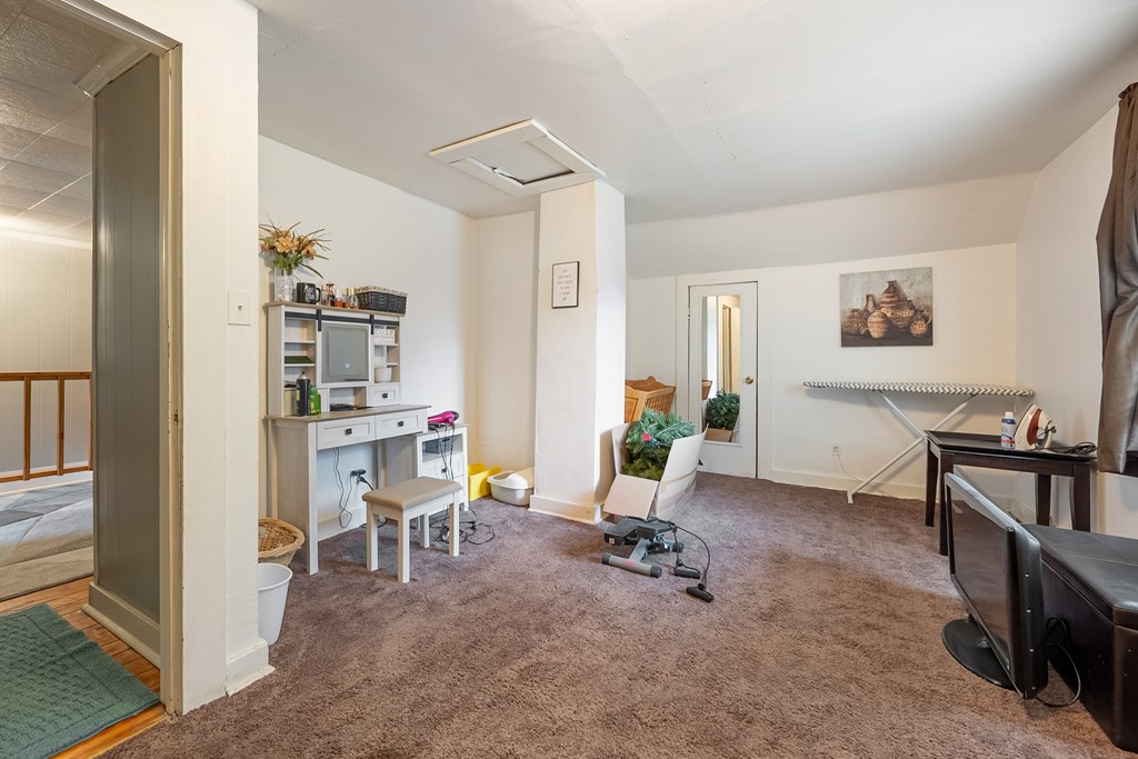 Wytheville, Virginia 24382, United States, 4 Bedrooms Bedrooms, ,2 BathroomsBathrooms,Residential,Active,170510