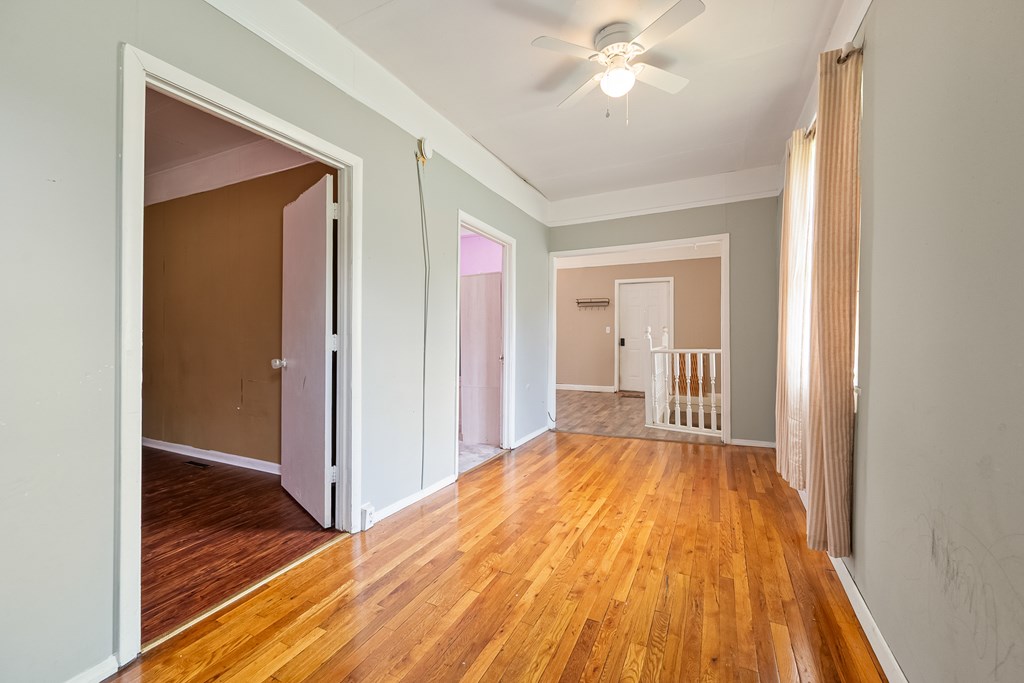 Wytheville, Virginia 24382, United States, 4 Bedrooms Bedrooms, ,2 BathroomsBathrooms,Residential,Active,170510