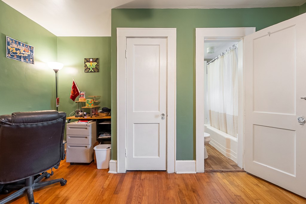 Wytheville, Virginia 24382, United States, 4 Bedrooms Bedrooms, ,2 BathroomsBathrooms,Residential,Active,170510