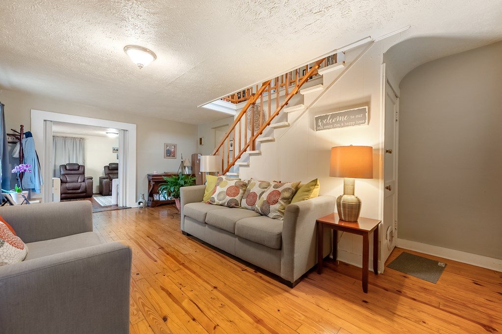 Wytheville, Virginia 24382, United States, 4 Bedrooms Bedrooms, ,2 BathroomsBathrooms,Residential,Active,170510