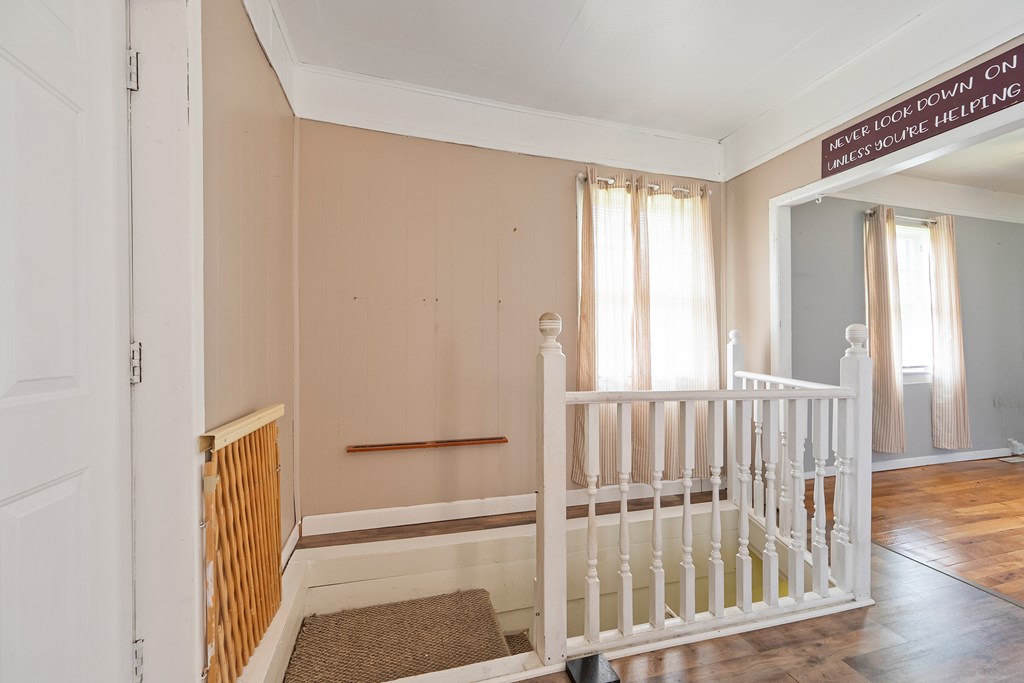 Wytheville, Virginia 24382, United States, 4 Bedrooms Bedrooms, ,2 BathroomsBathrooms,Residential,Active,170510