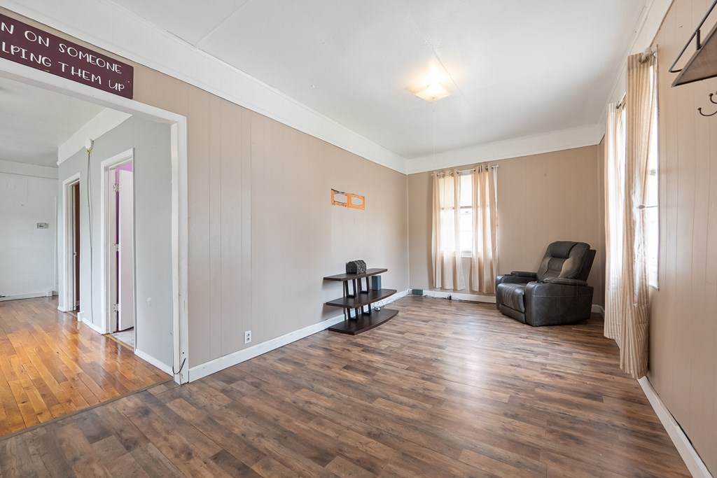 Wytheville, Virginia 24382, United States, 4 Bedrooms Bedrooms, ,2 BathroomsBathrooms,Residential,Active,170510