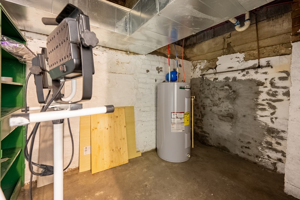 Wytheville, Virginia 24382, United States, 4 Bedrooms Bedrooms, ,2 BathroomsBathrooms,Residential,Active,170510