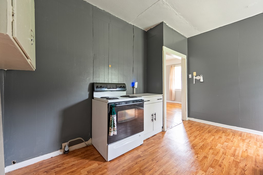 Wytheville, Virginia 24382, United States, 4 Bedrooms Bedrooms, ,2 BathroomsBathrooms,Residential,Active,170510